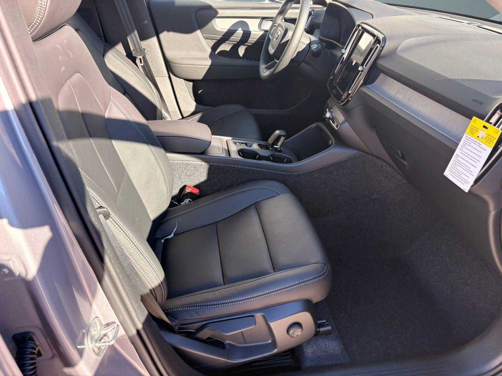 Certified 2026 Volvo XC40 B5 Core w/ Climate Package AWD/4WD image 27