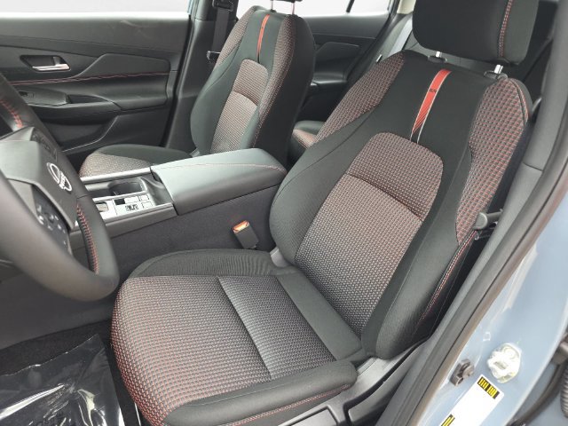 New 2027 Nissan Sentra SR w/ Floor Mat Package FWD image 15