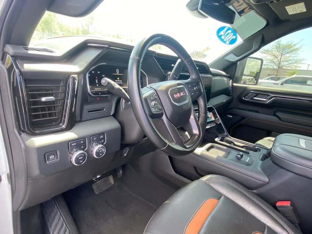 Used 2024 GMC Sierra 2500 AT4 w/ AT4 Preferred Package image 9