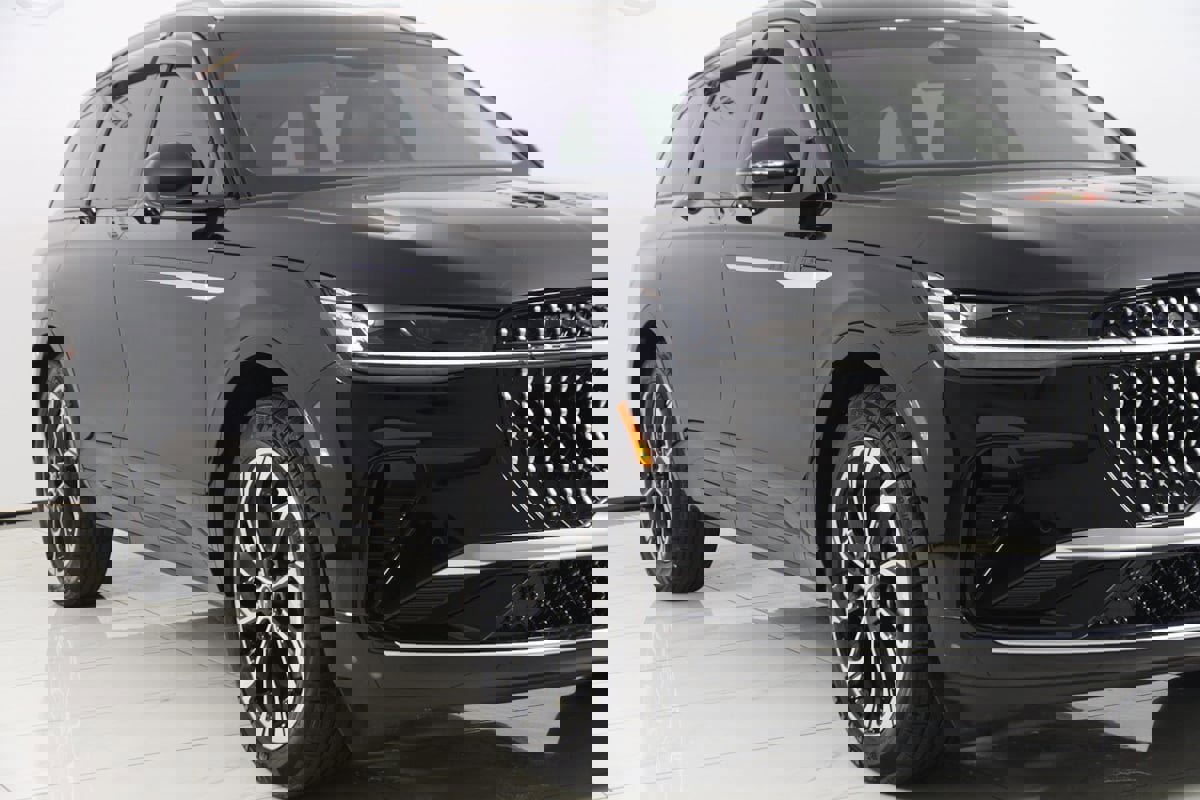 Used 2025 Lincoln Nautilus Reserve AWD/4WD image 51