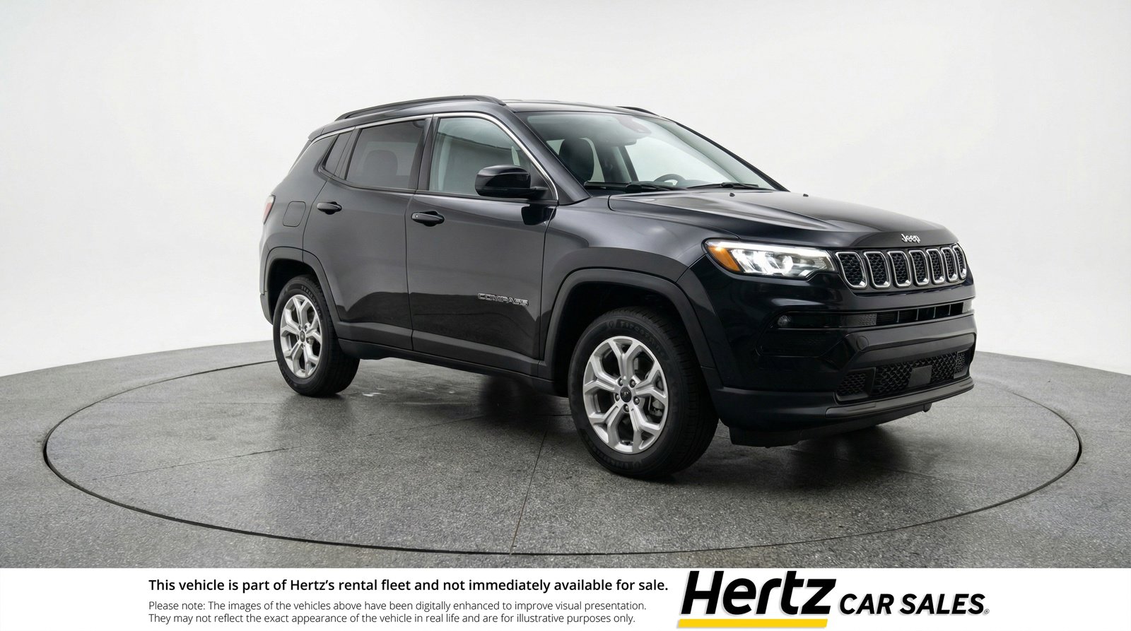 Used 2025 Jeep Compass Latitude AWD/4WD image 1