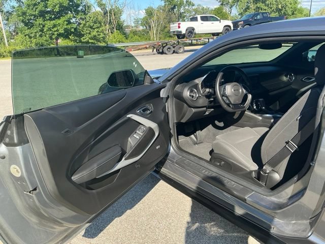 Used 2022 Chevrolet Camaro LT RWD image 15