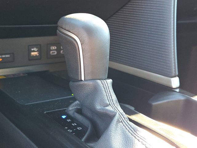 Used 2025 Toyota Camry SE image 23