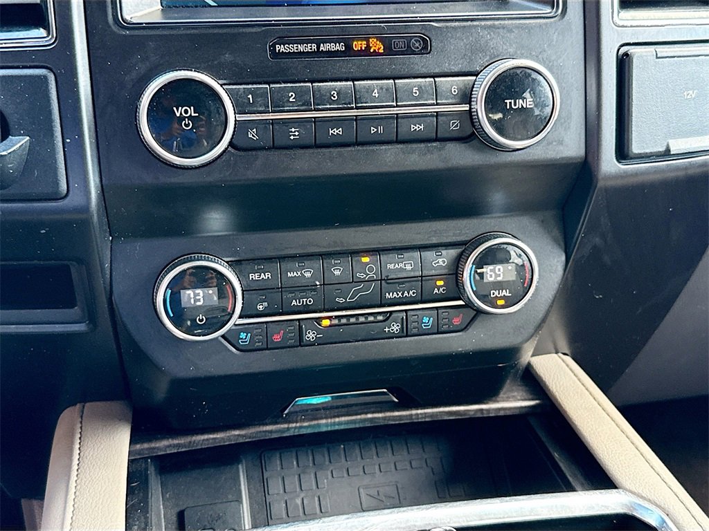 Used 2021 Ford Expedition Limited image 17