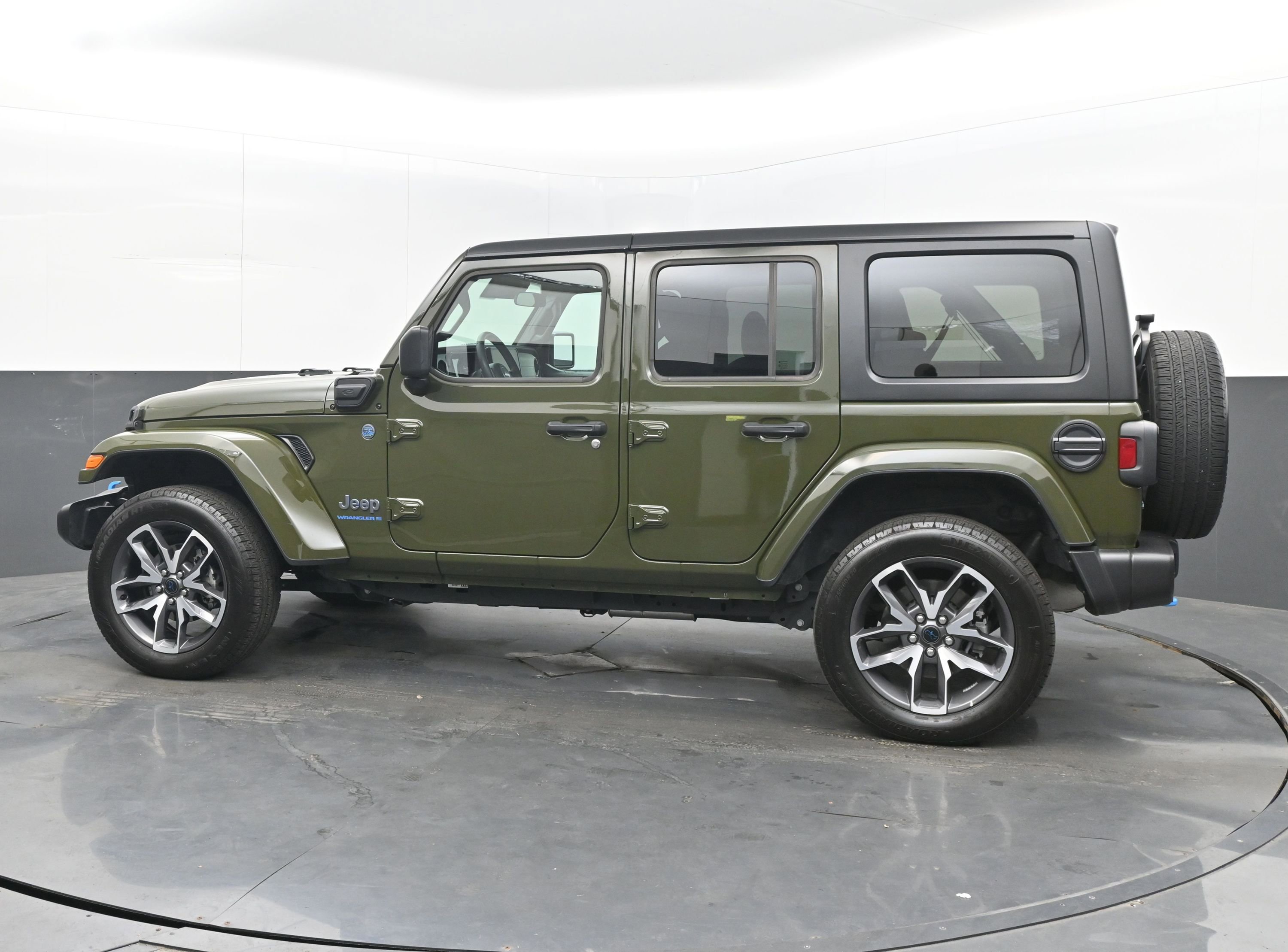 Used 2024 Jeep Wrangler Sport S image 7