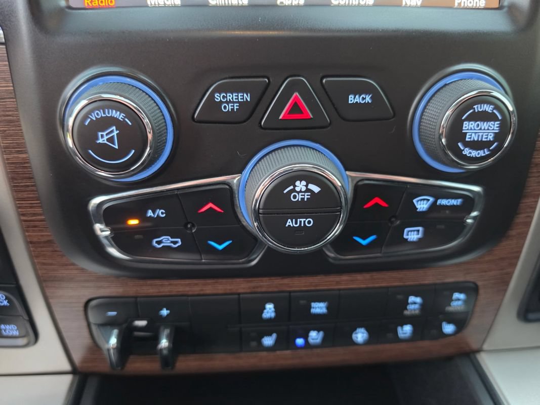 Used 2018 RAM 1500 Laramie w/ Convenience Group AWD/4WD image 18