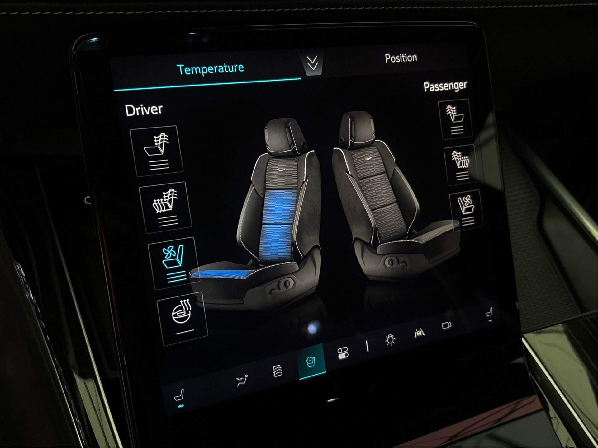 New 2025 Cadillac Escalade ESV Sport w/ LPO, ONYX Package image 32