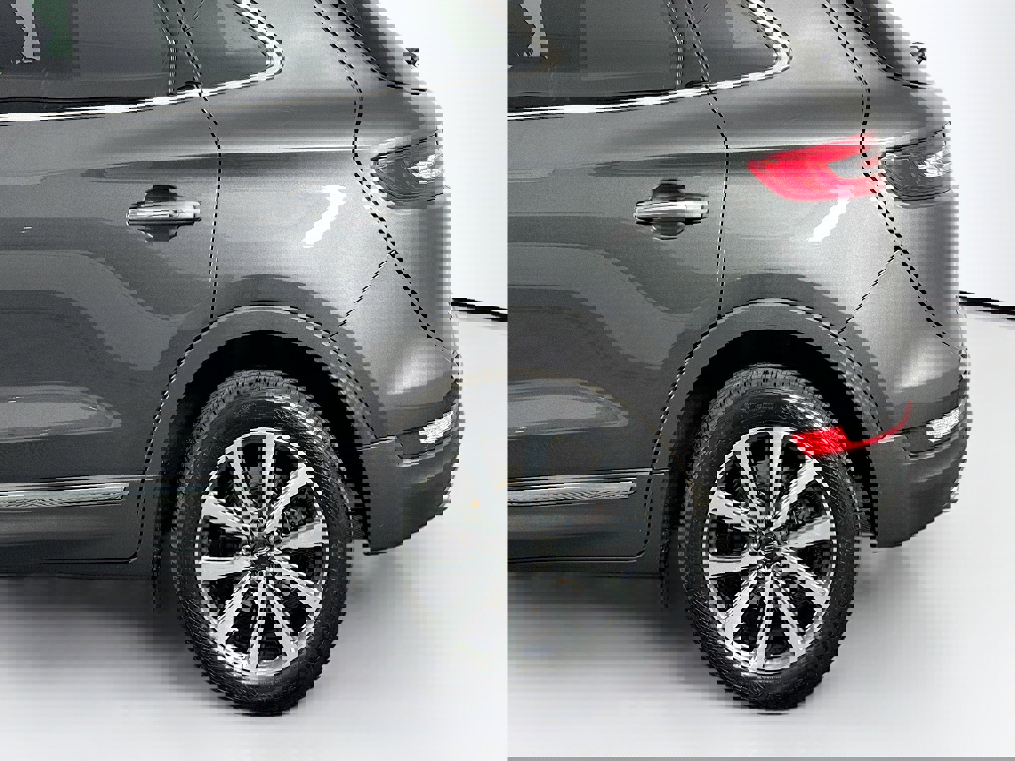 Used 2019 Lincoln MKC Reserve w/ MKC Climate Package image 38