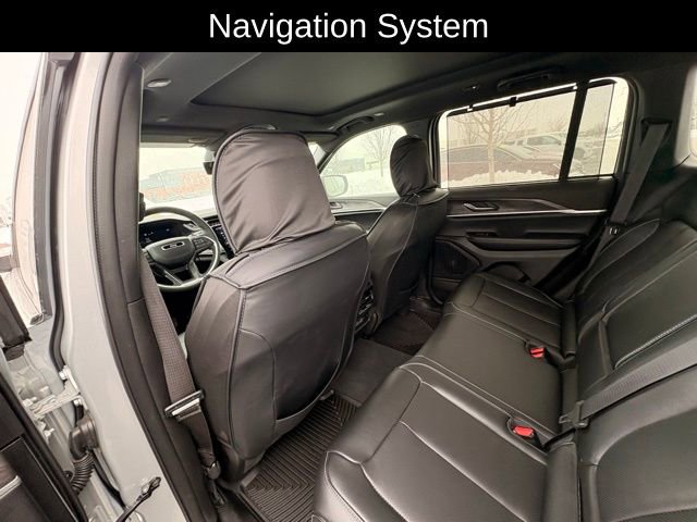 Used 2025 Jeep Grand Cherokee Limited w/ Luxury Tech Group II image 14