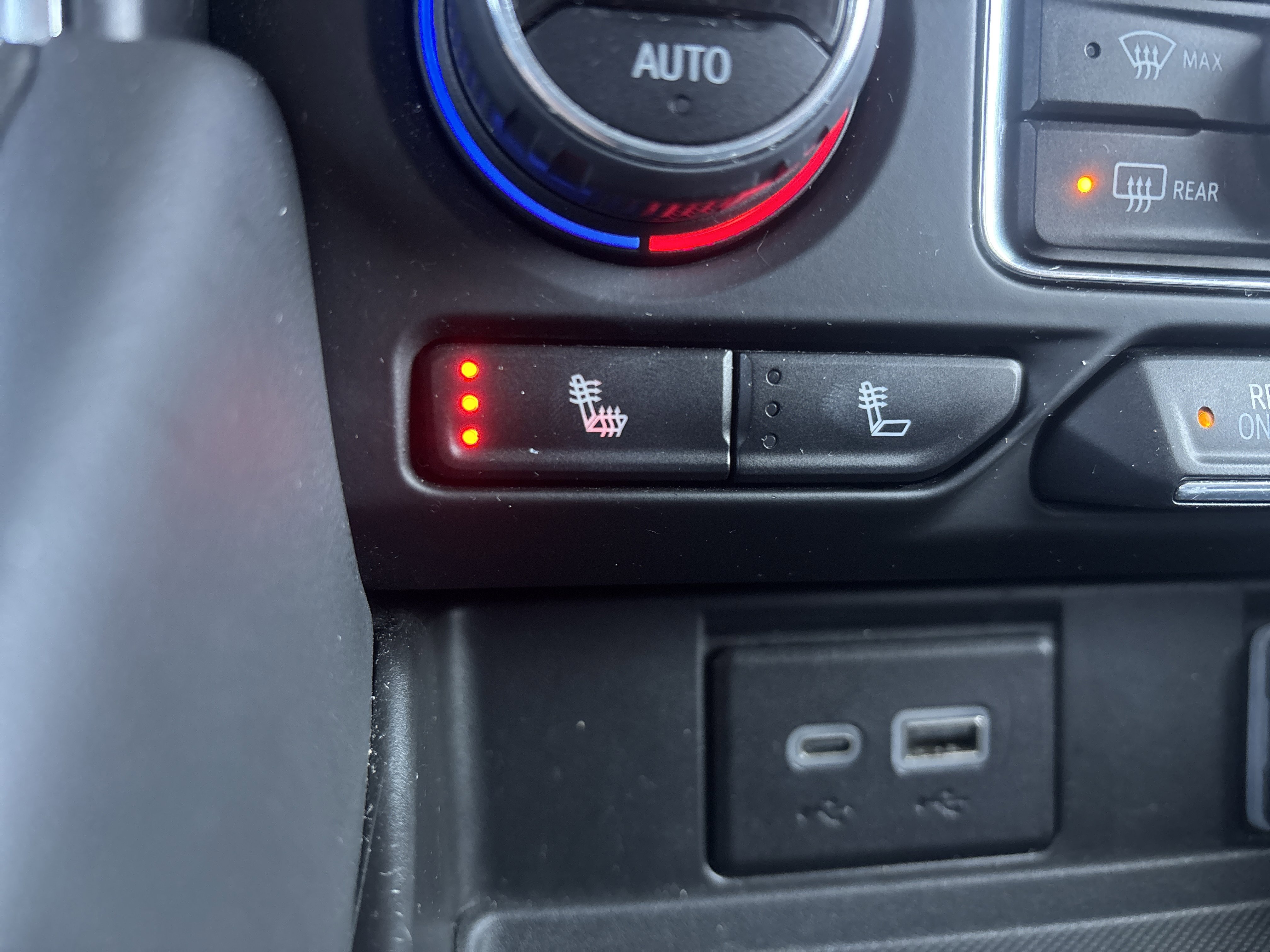 Used 2023 Chevrolet Tahoe LT w/ Luxury Package image 60