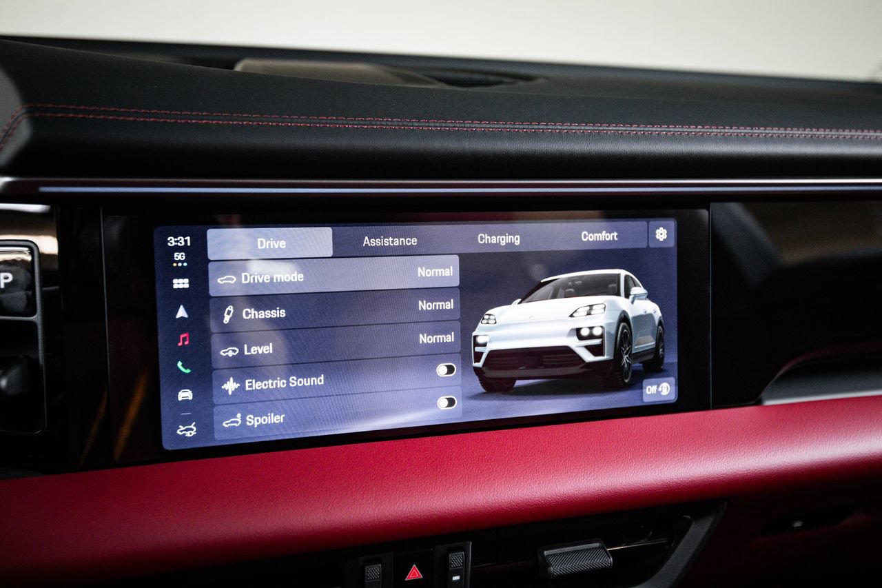 New 2026 Porsche Macan Electric RWD image 18