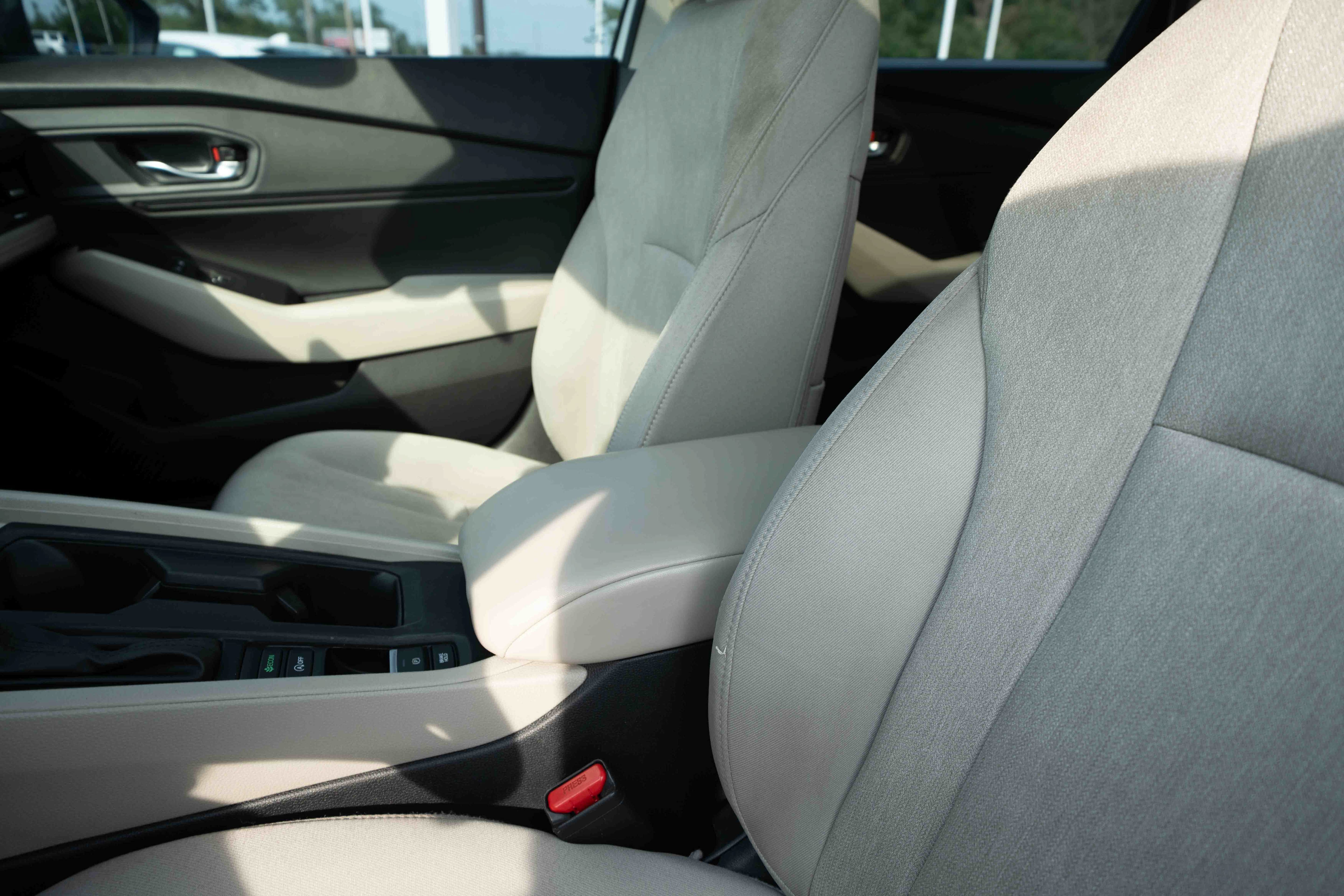 Used 2025 Honda Accord SE image 10