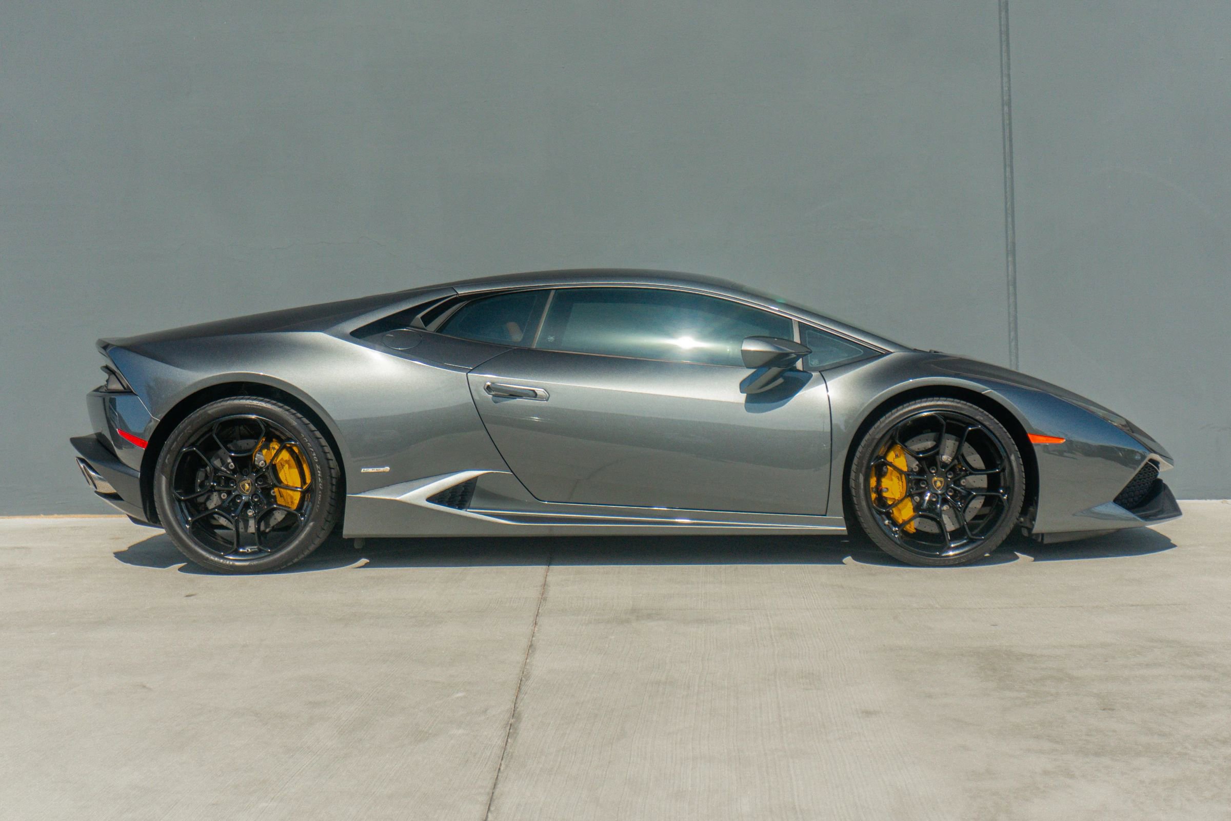 Used 2016 Lamborghini Huracan LP 610-4 image 3