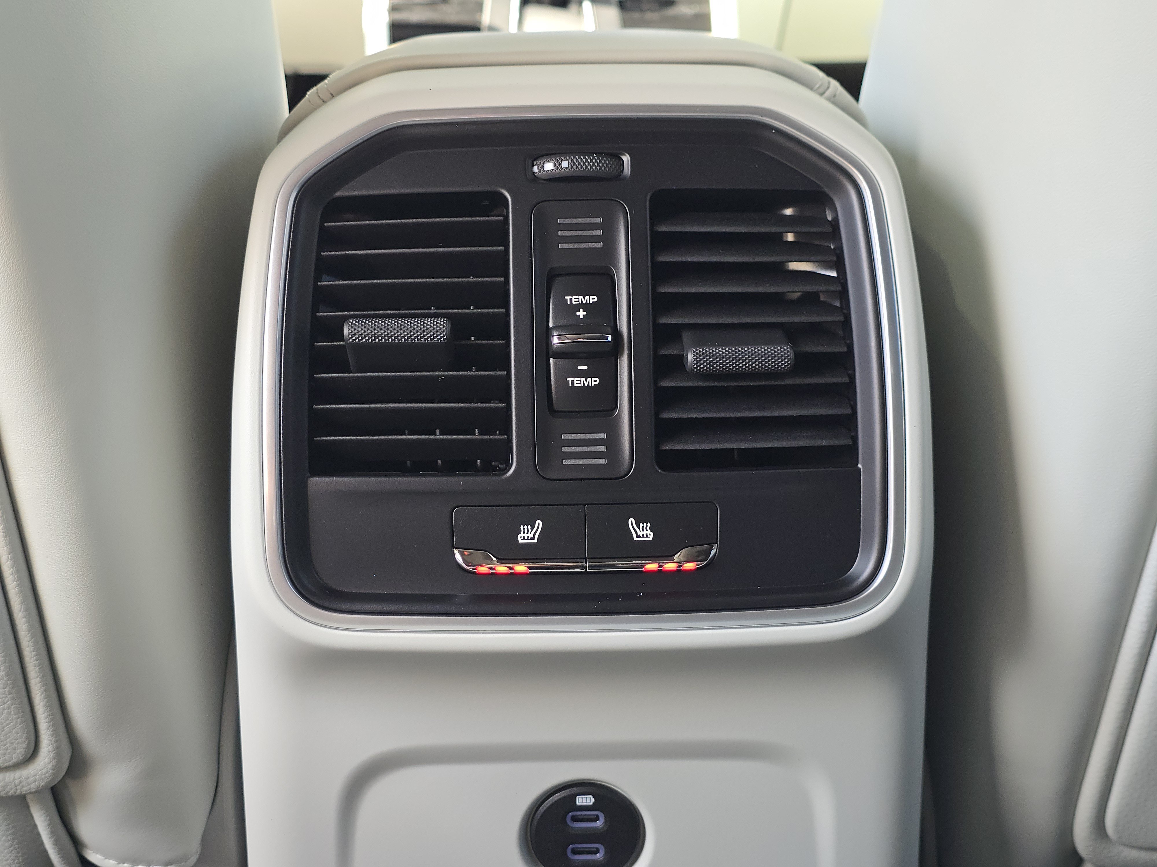 New 2026 Porsche Macan Turbo AWD/4WD image 22