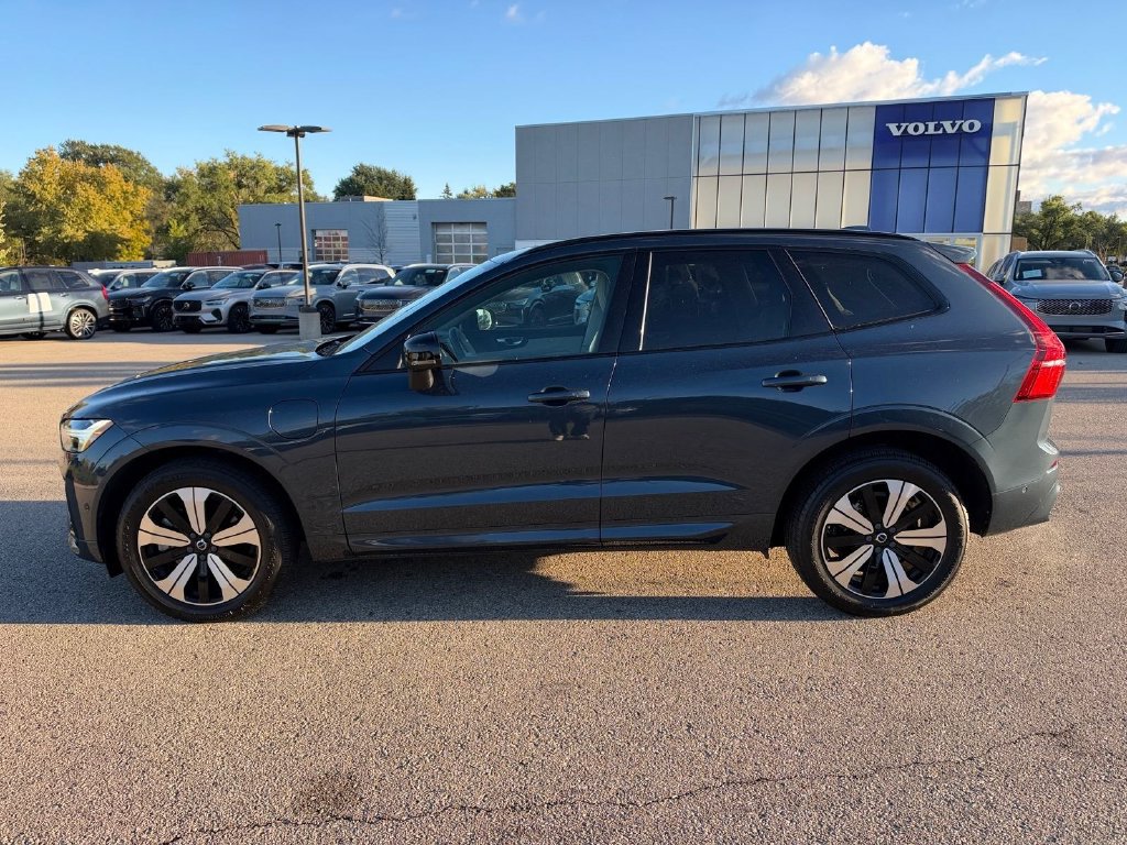 Certified 2024 Volvo XC60 T8 Plus w/ Climate Package AWD/4WD image 2