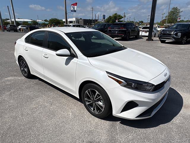 Used 2023 Kia Forte LXS FWD image 8