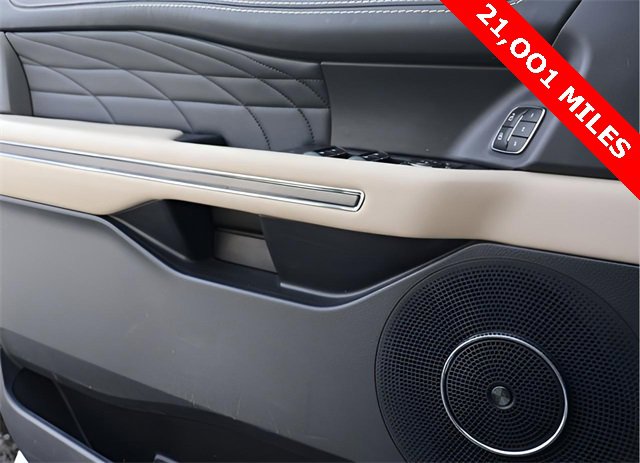 Used 2023 Ford Expedition Platinum image 32
