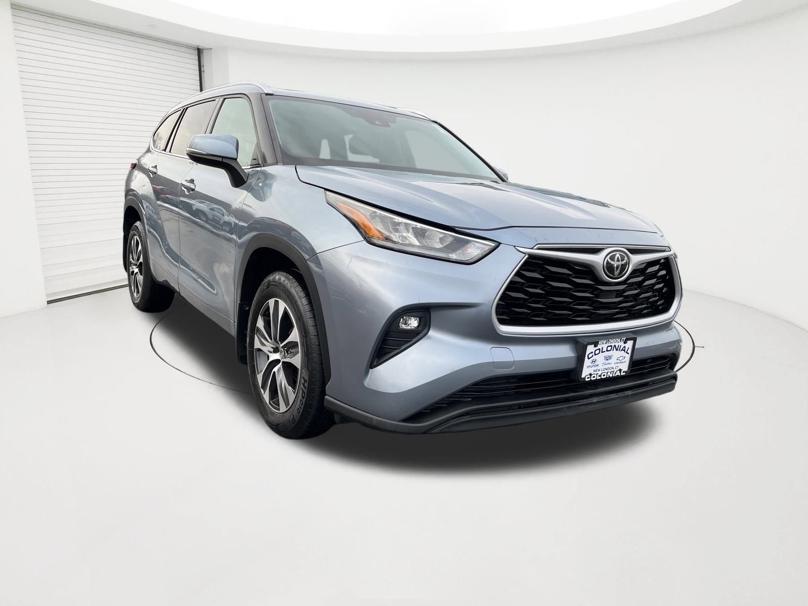 Used 2020 Toyota Highlander XLE AWD/4WD image 5
