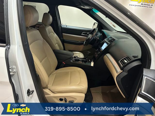 Used 2017 Ford Explorer XLT w/ Equipment Group 202A AWD/4WD image 6