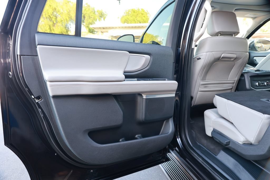Used 2025 Ford Expedition Max Active AWD/4WD image 39