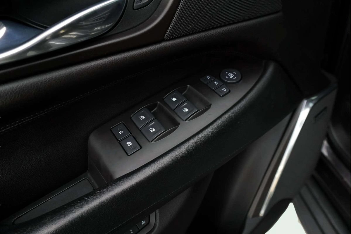 Used 2015 Cadillac Escalade ESV Luxury AWD/4WD image 18
