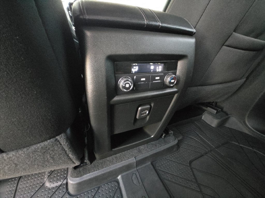 Used 2023 Chevrolet Traverse LT w/ Rear Camera Mirror Package AWD/4WD image 34