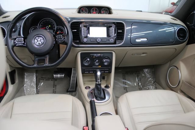 Used 2013 Volkswagen Beetle 2.0T FWD image 2