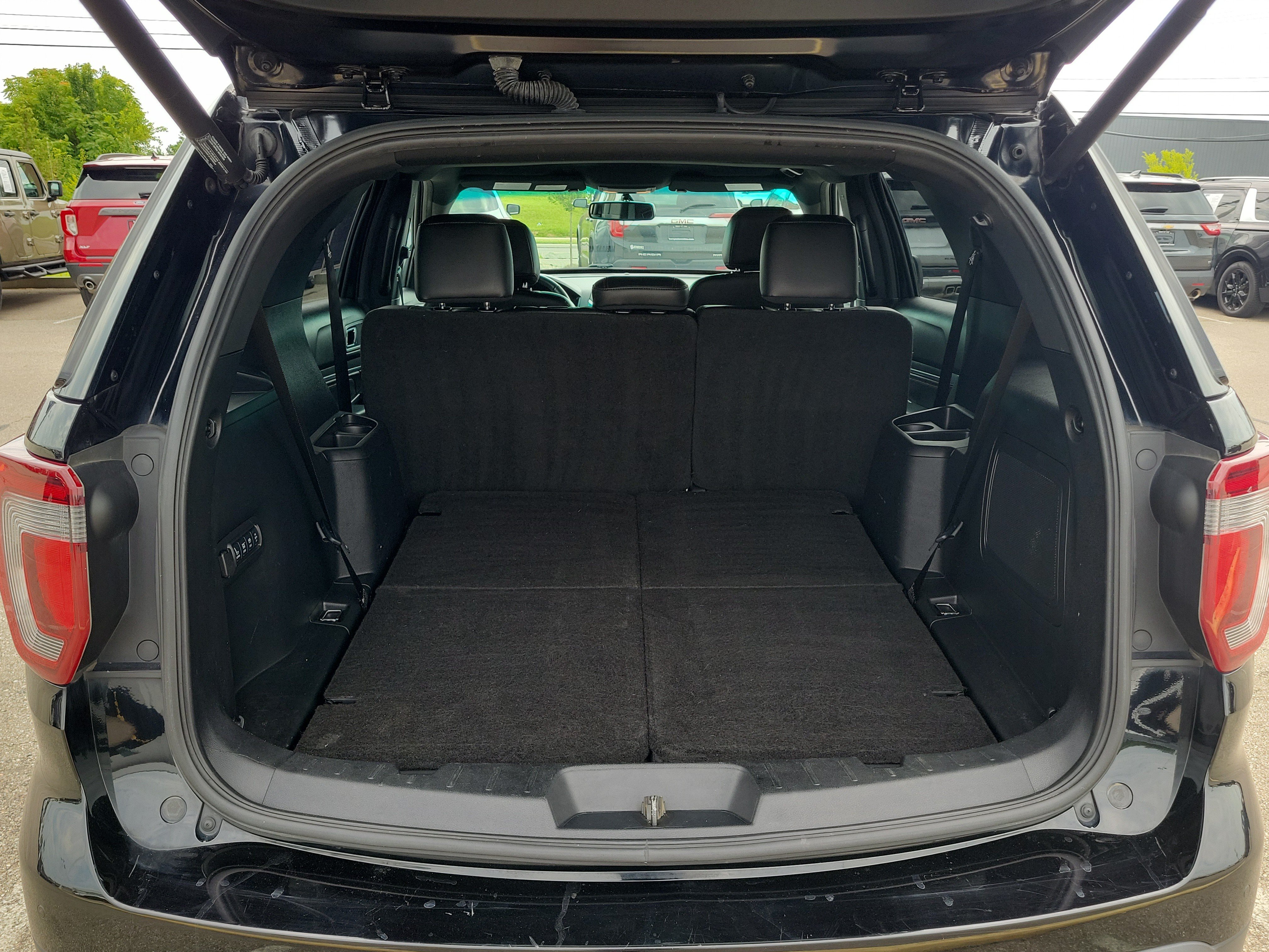 Used 2017 Ford Explorer Sport AWD/4WD image 8