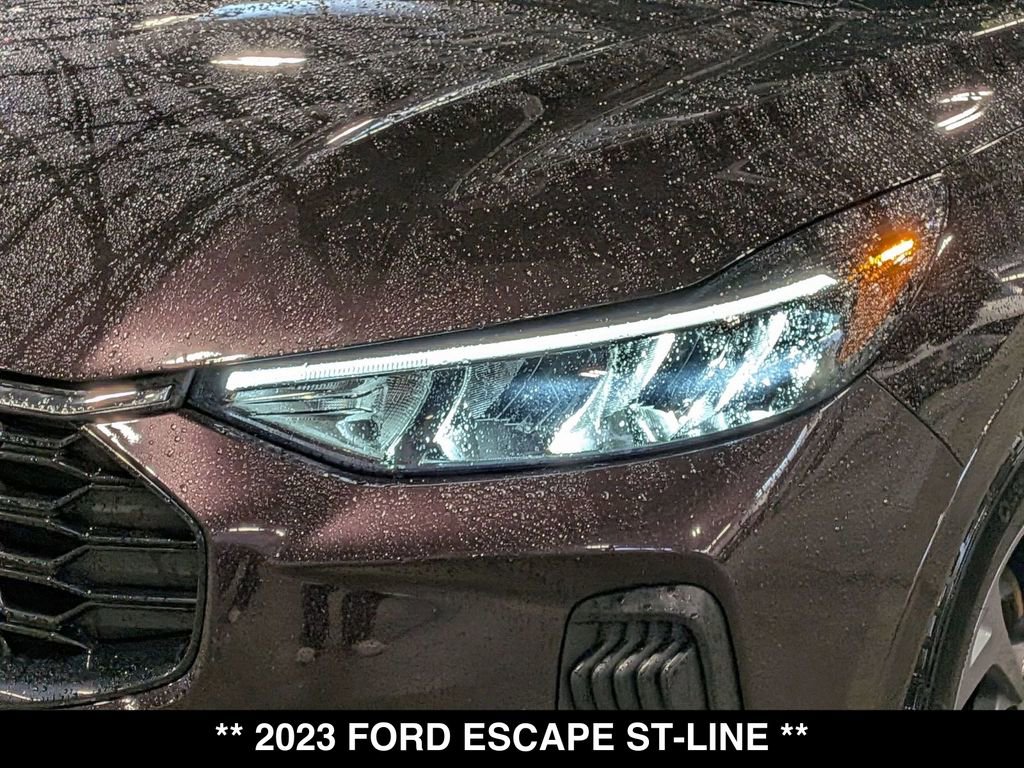 Used 2023 Ford Escape ST-Line w/ Tech Pack #1 FWD image 16