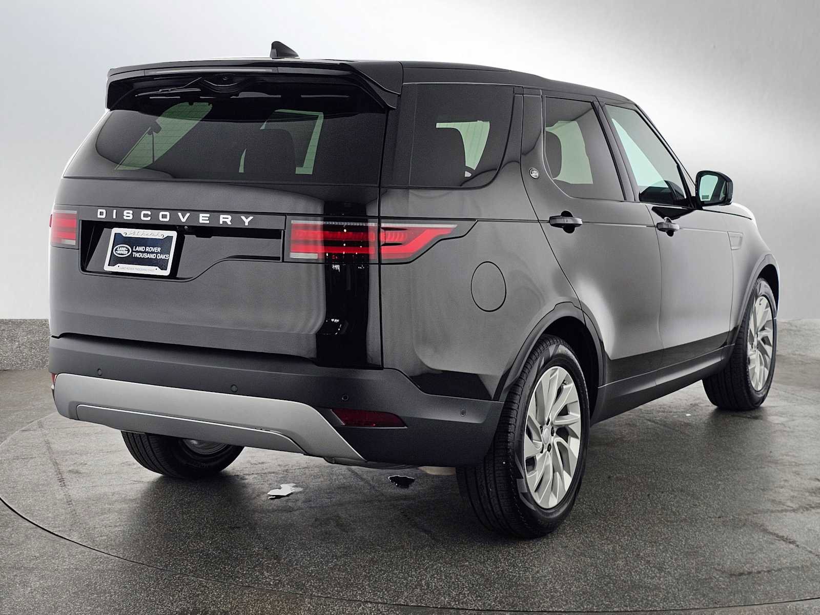 New 2026 Land Rover Discovery S AWD/4WD image 5