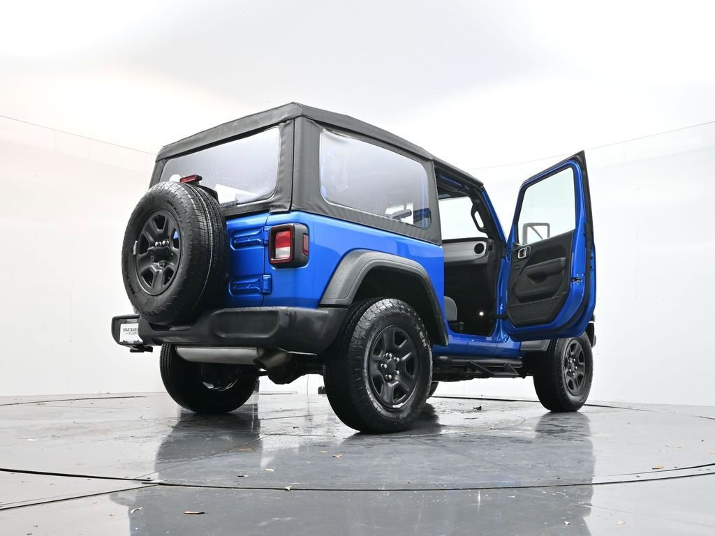 Used 2025 Jeep Wrangler Sport image 40