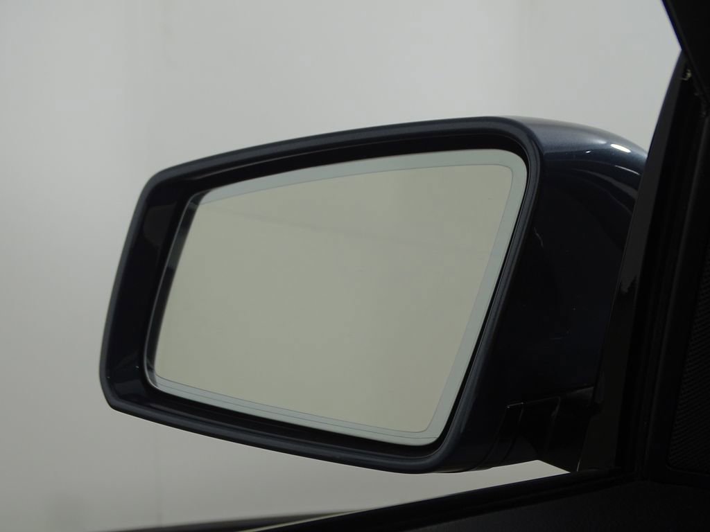 Used 2013 Mercedes-Benz E 350 4MATIC Sedan image 32