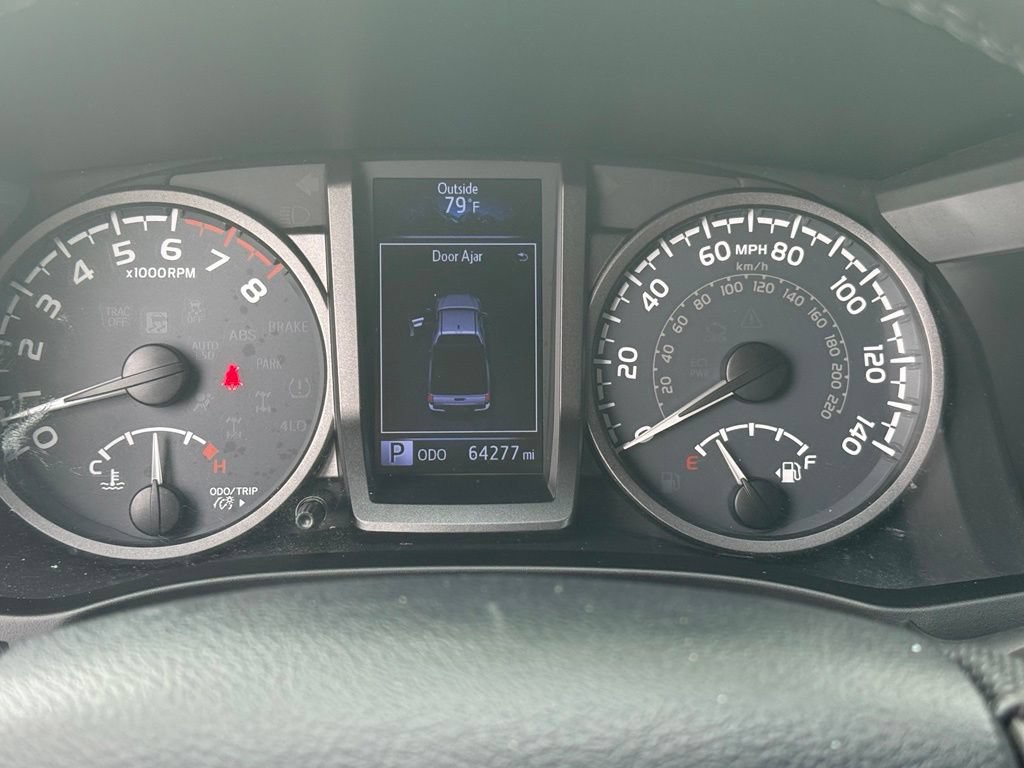 Used 2017 Toyota Tacoma TRD Sport w/ Tow Package (A/T) AWD/4WD image 14
