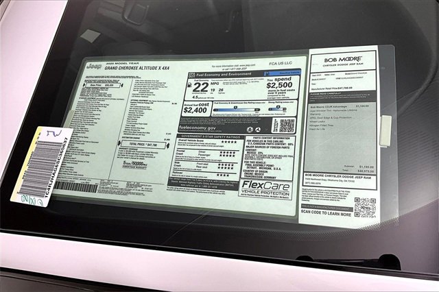 New 2025 Jeep Grand Cherokee Altitude image 13