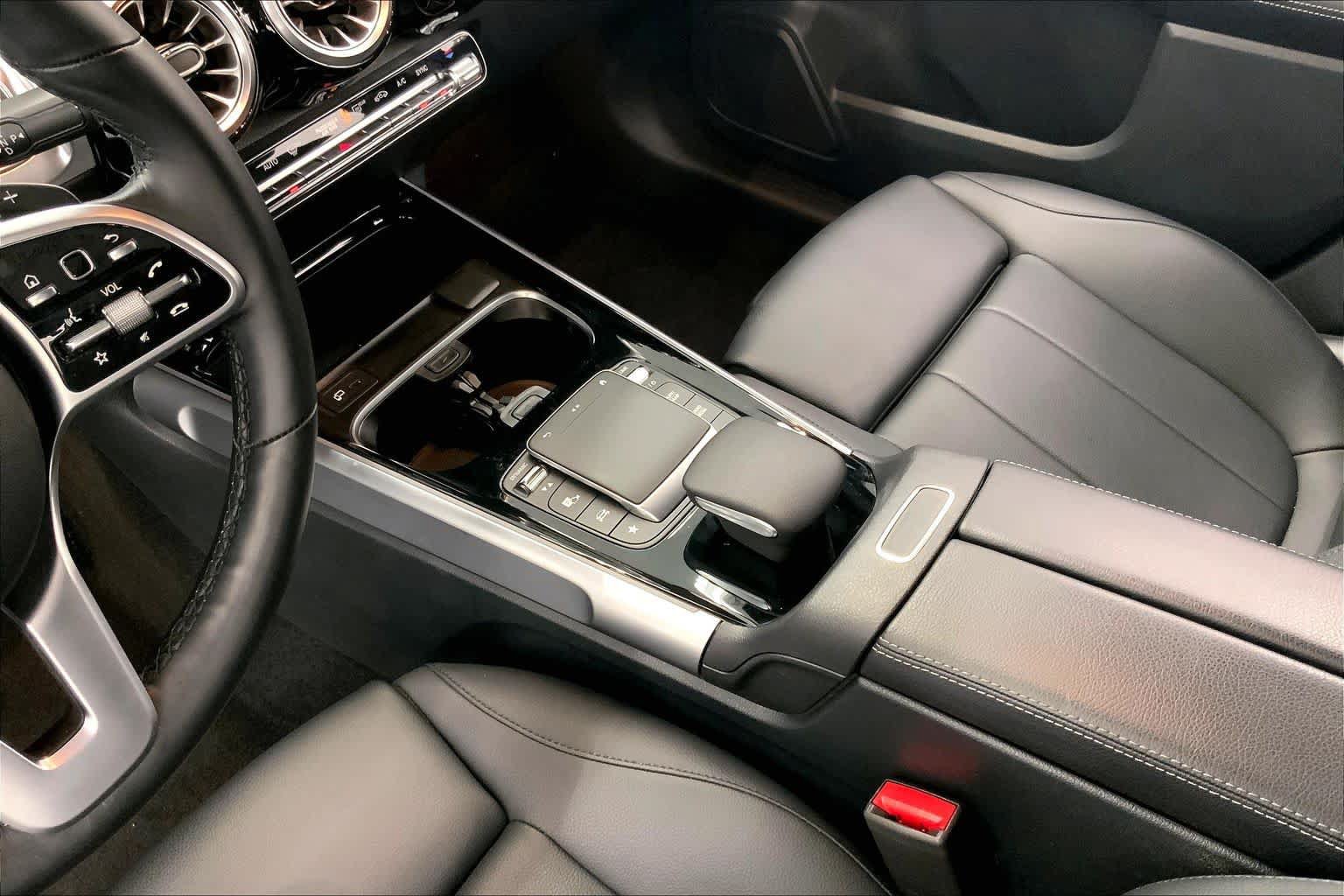 Certified 2022 Mercedes-Benz GLB 250 4MATIC image 26