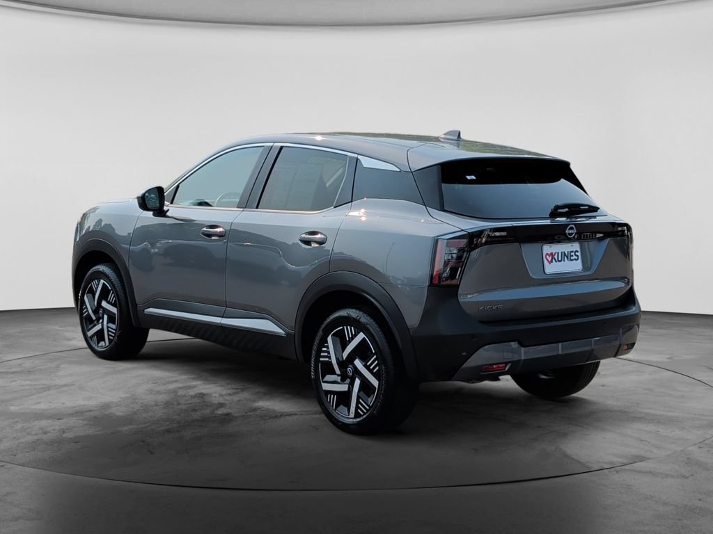 Used 2025 Nissan Kicks SV FWD image 6