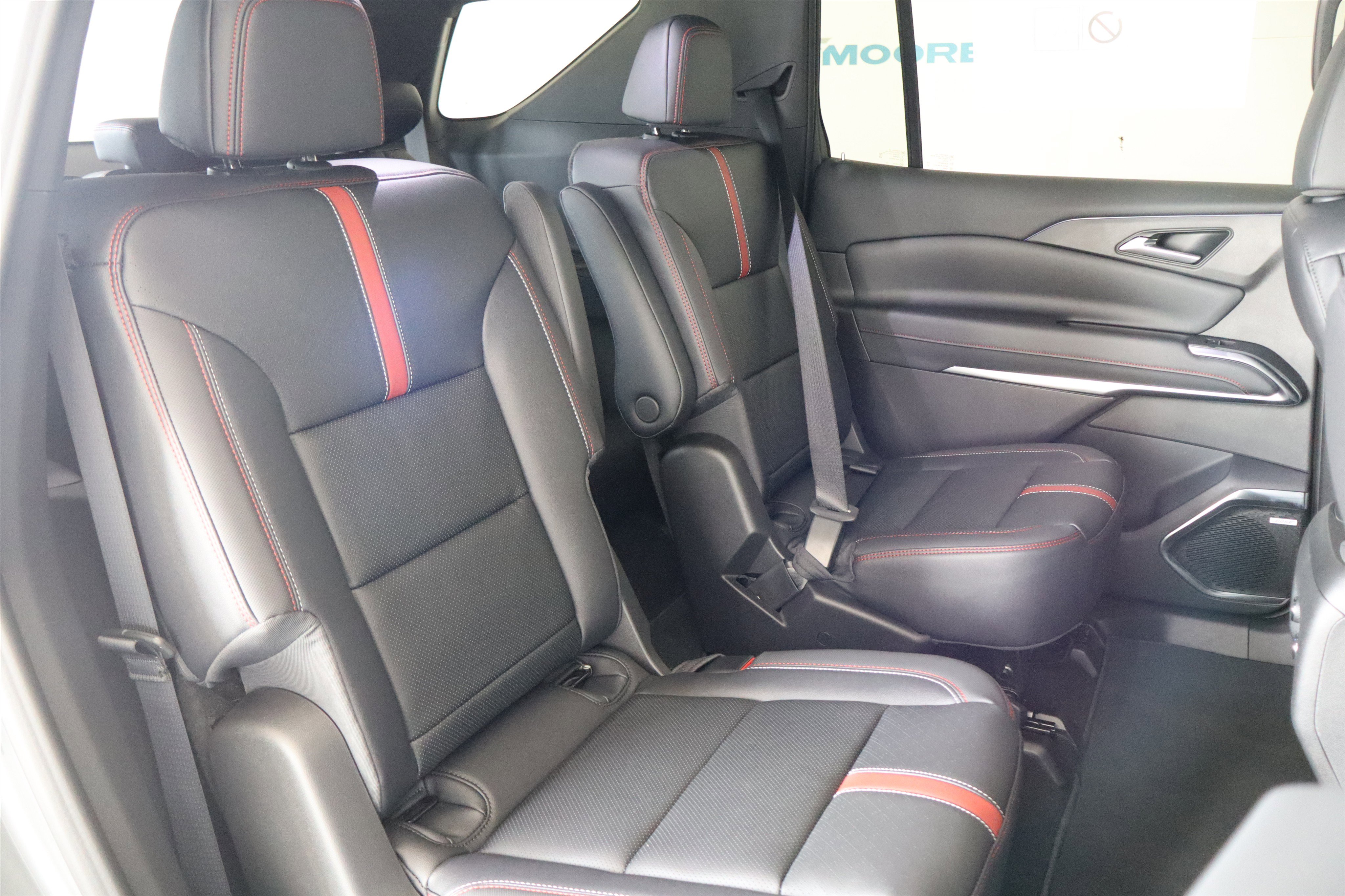 New 2026 Chevrolet Traverse RS w/ LPO, Floor Liner Package FWD image 20