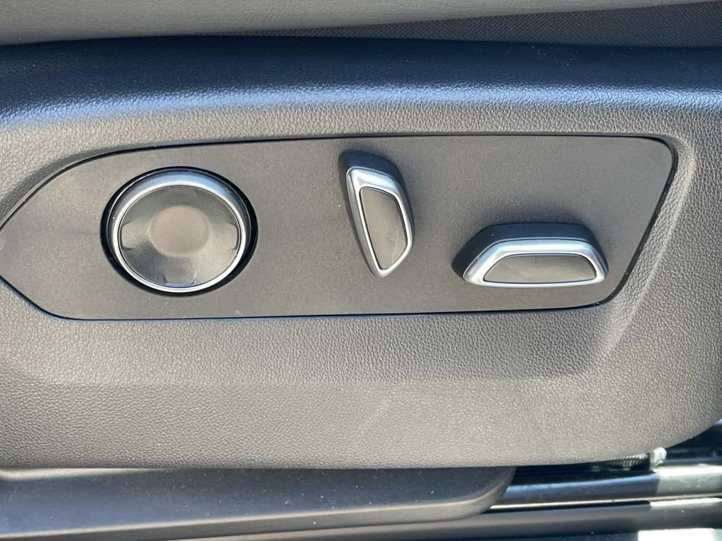 Certified 2025 Cadillac Escalade Sport AWD/4WD image 23