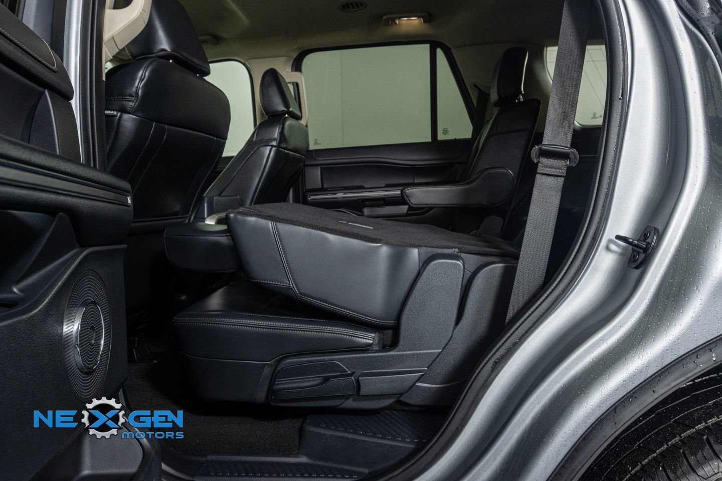 Used 2024 Ford Expedition XLT image 26