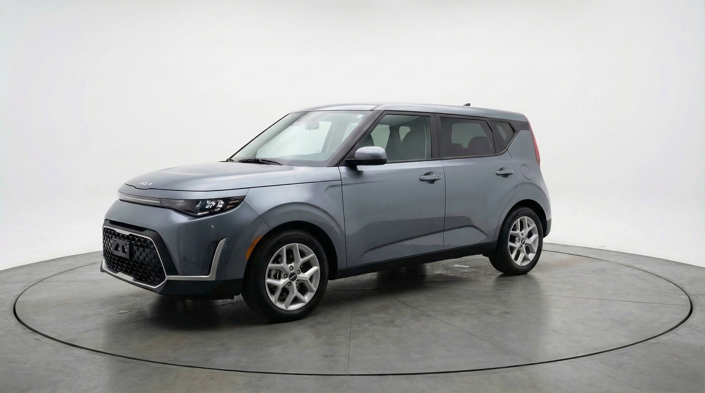 Used 2025 Kia Soul LX w/ LX Technology Package image 3