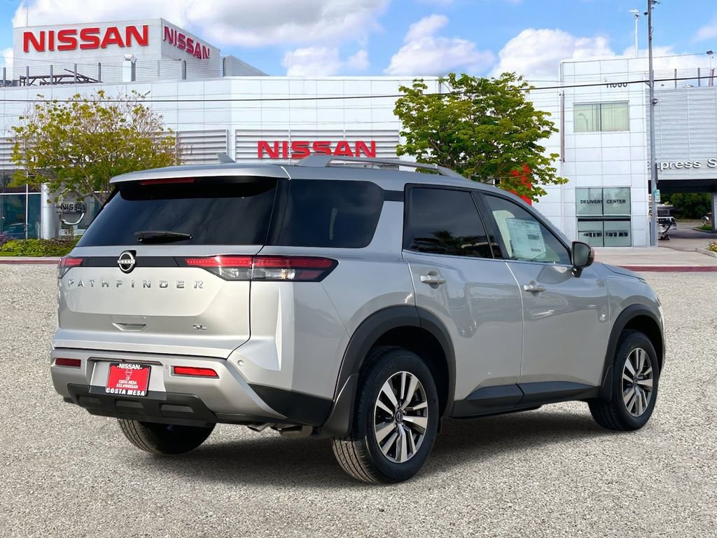 New 2025 Nissan Pathfinder SL image 4