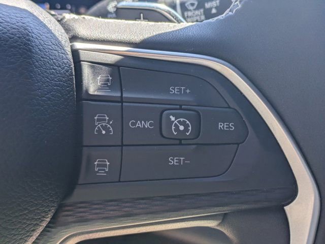 Used 2023 Jeep Grand Cherokee L Laredo image 23