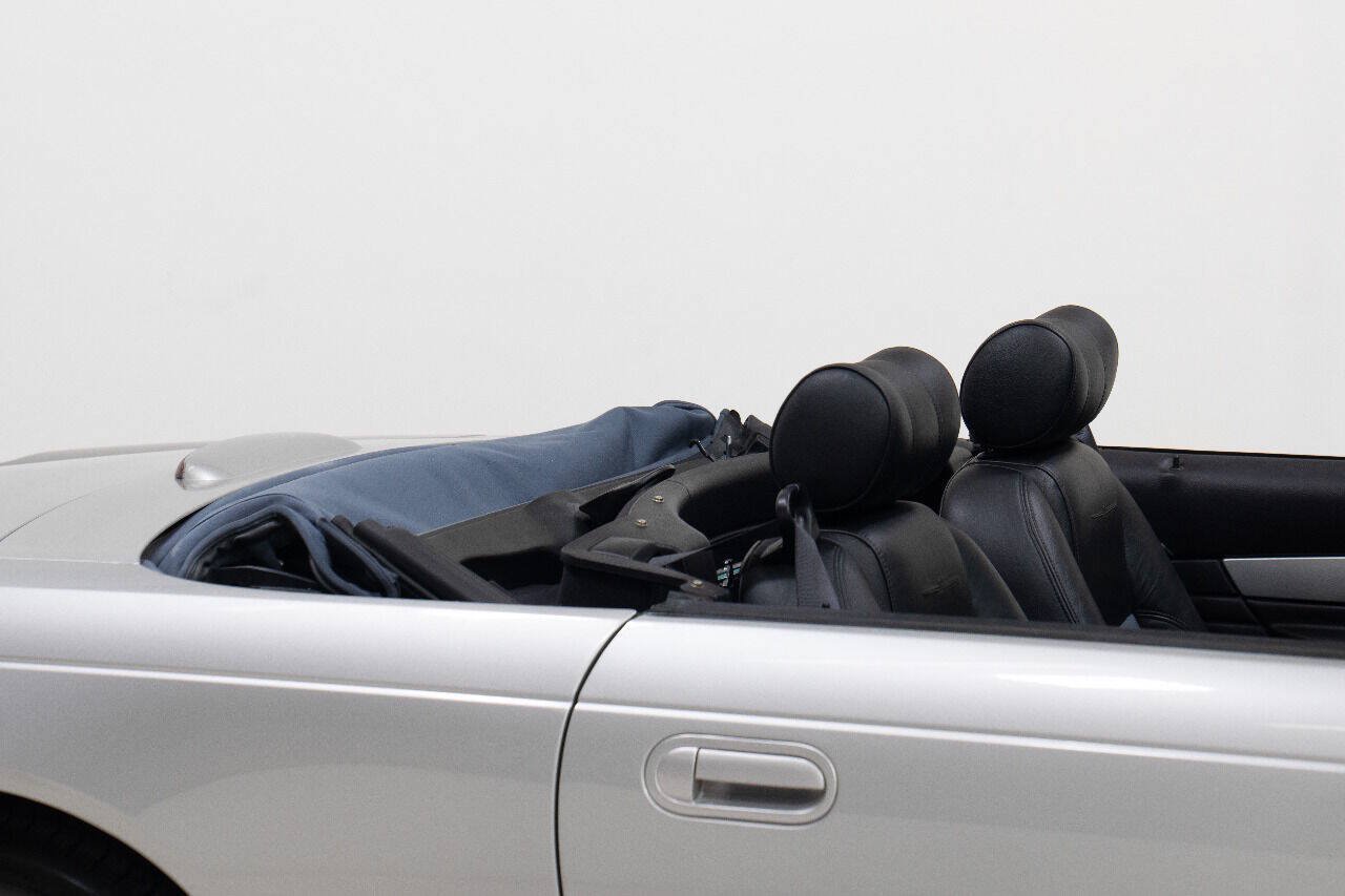 Used 2005 Ford Thunderbird RWD image 23