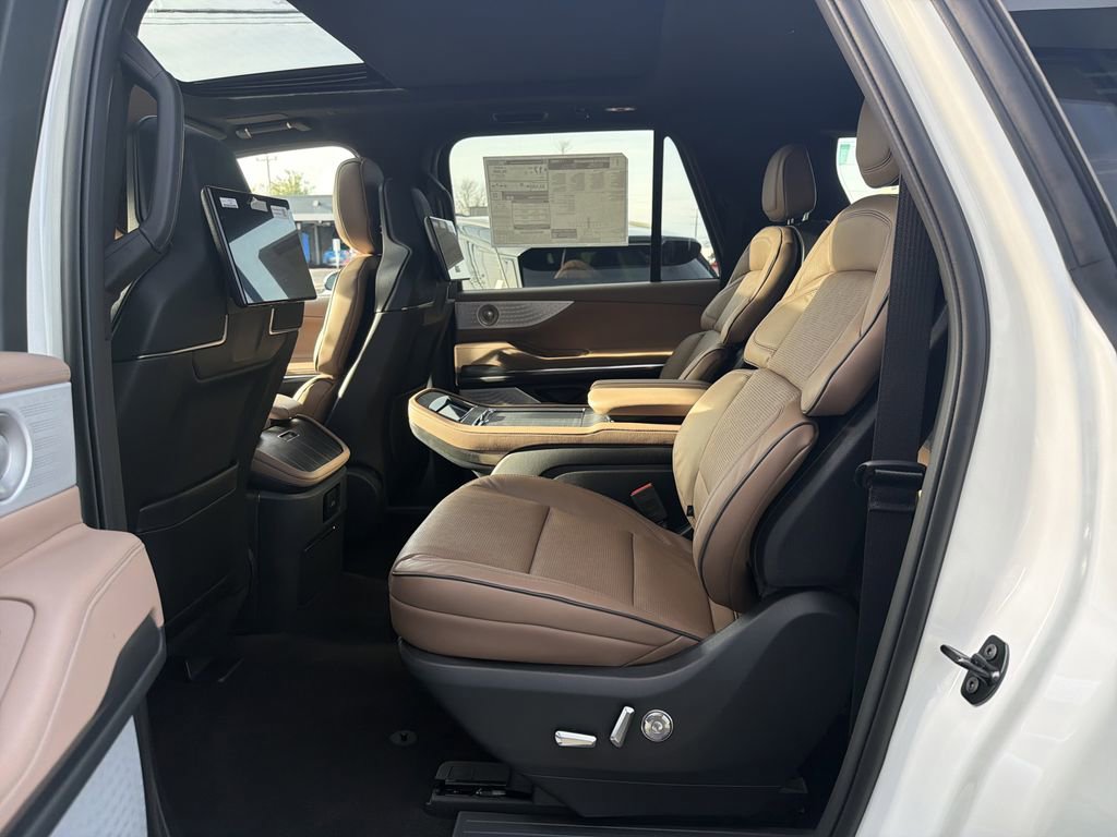 New 2025 Lincoln Navigator L Black Label image 6