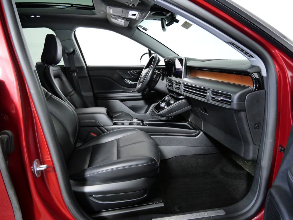 Used 2022 Lincoln Corsair Reserve w/ Elements Package image 11