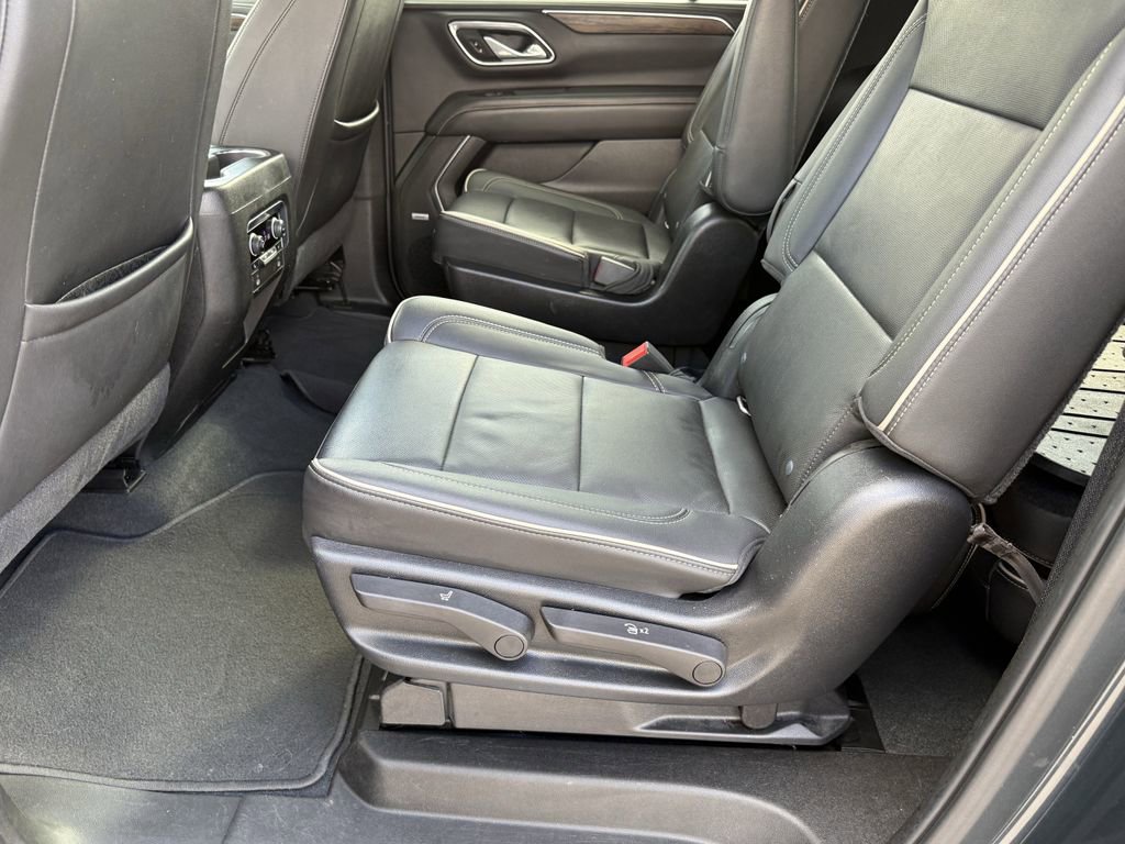 Used 2021 Chevrolet Suburban Premier w/ Premium Package image 24