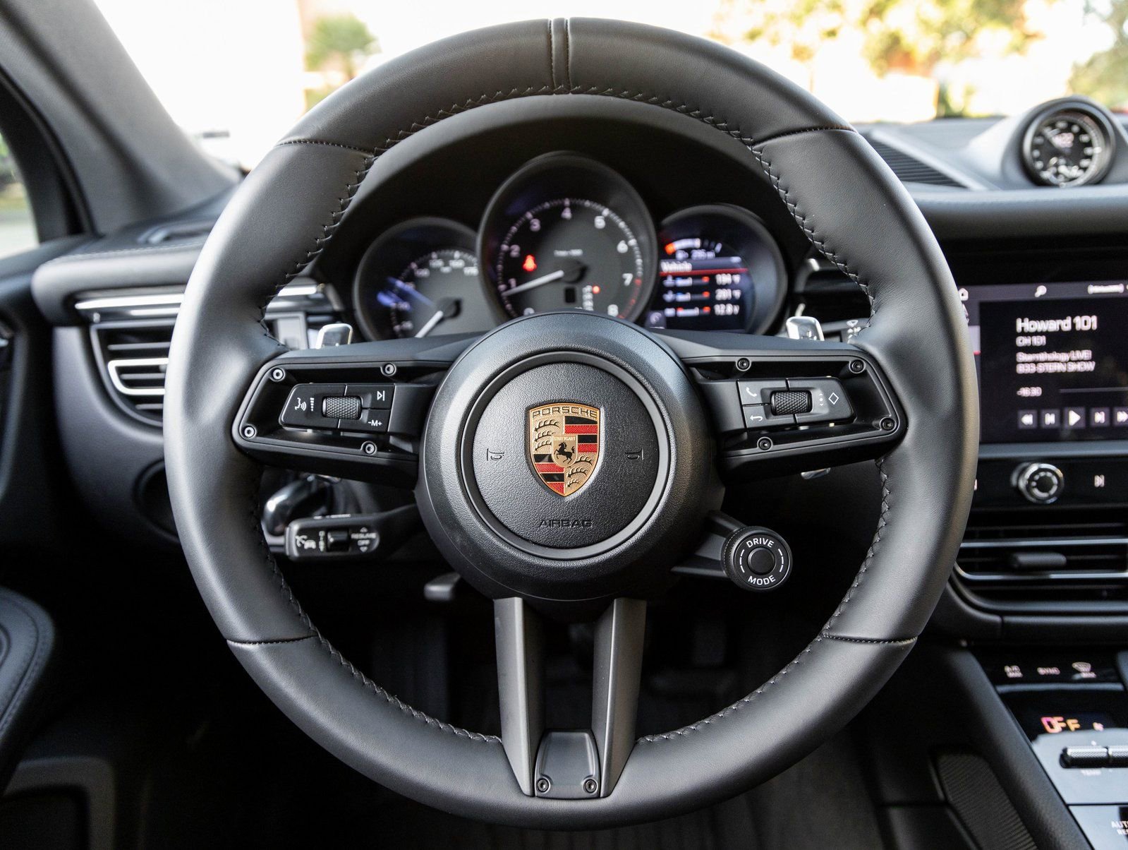 Certified 2026 Porsche Macan image 13