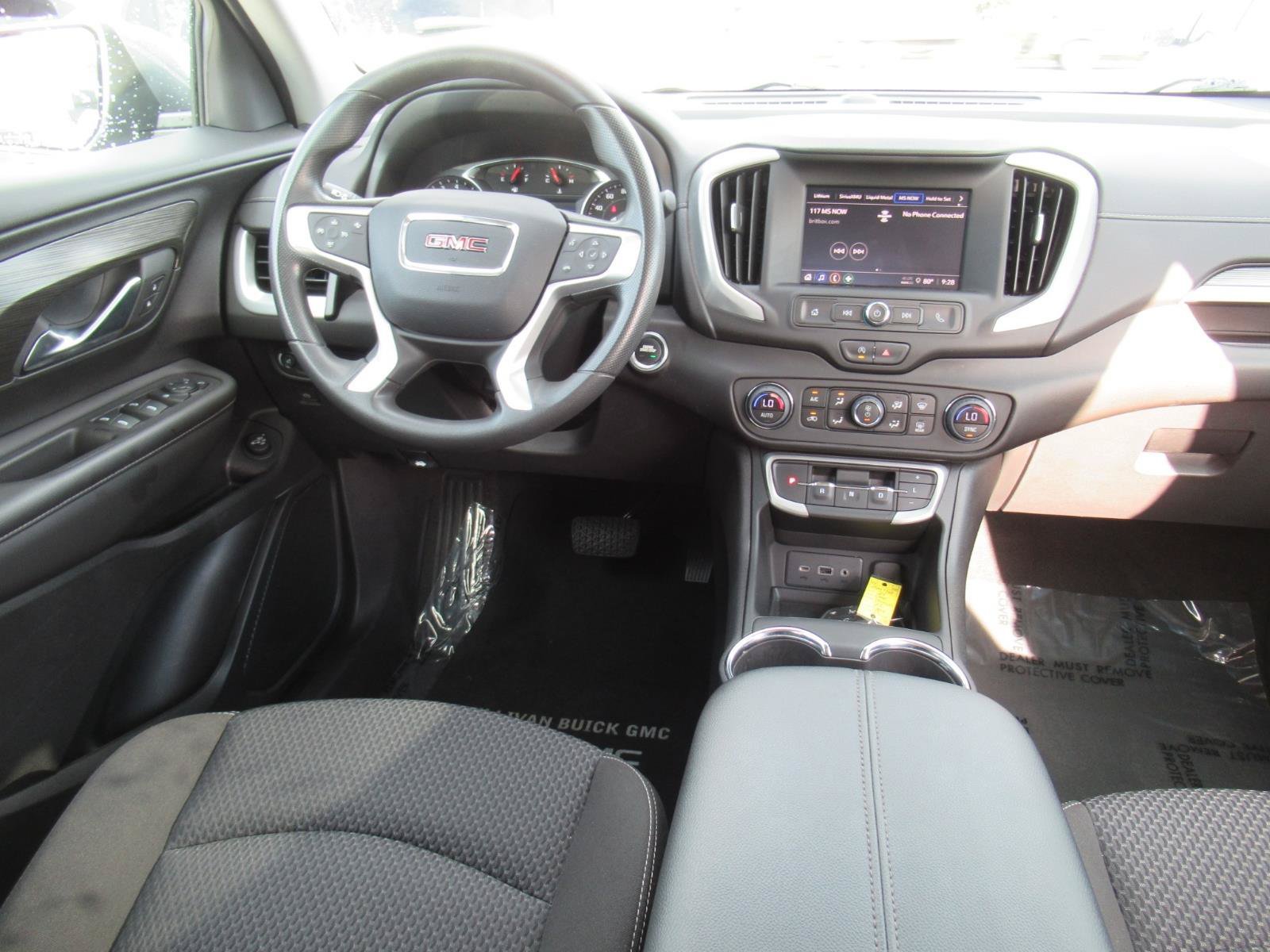 Used 2024 GMC Terrain SLE w/ Driver Convenience Package FWD image 14