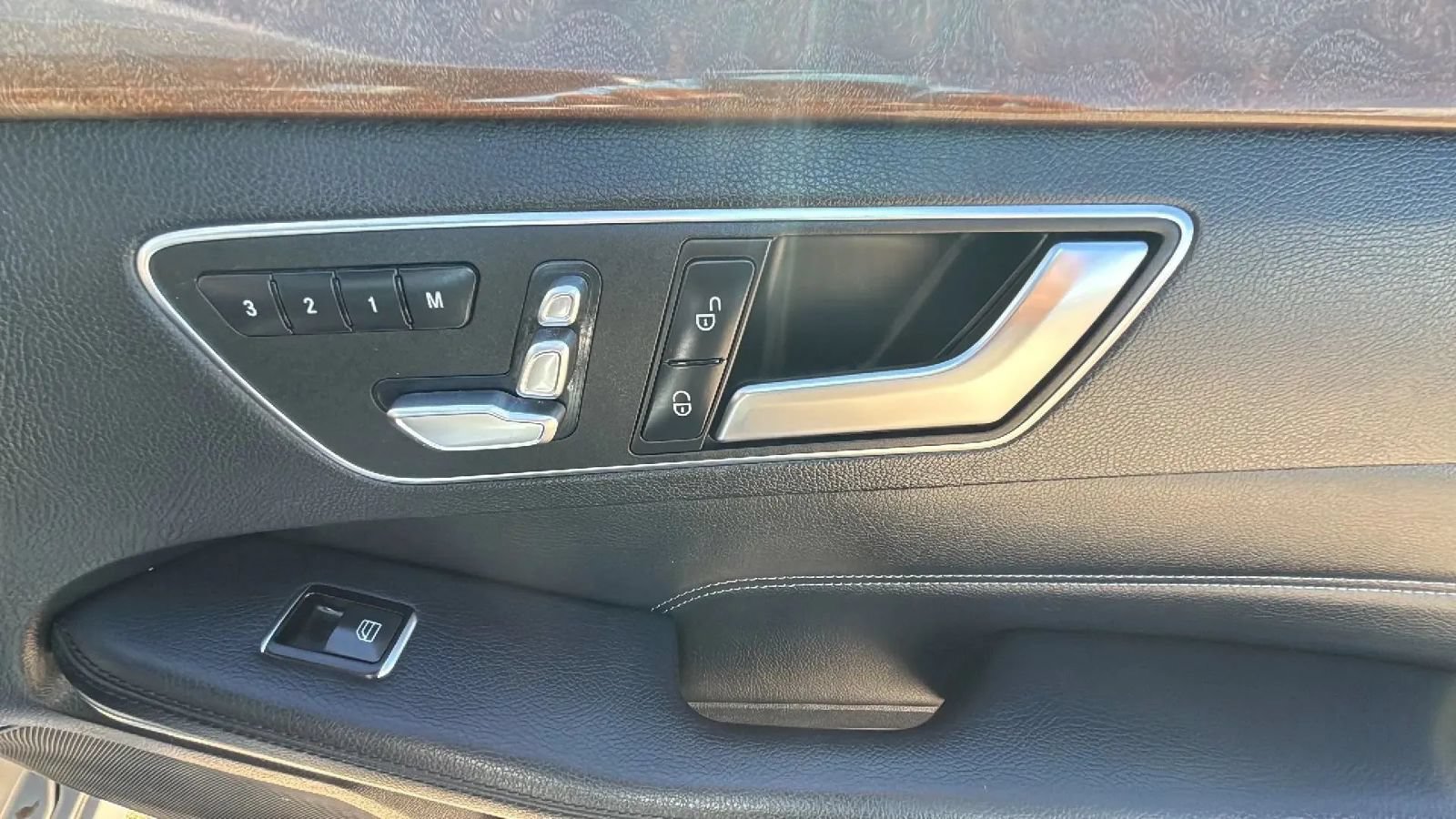Used 2014 Mercedes-Benz E 350 Sedan image 39