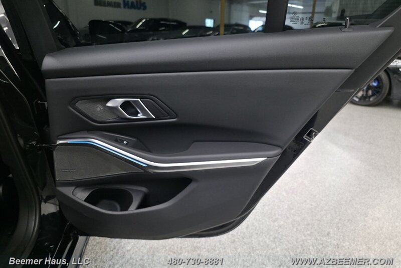 Used 2025 BMW 330i Sedan w/ M Sport Package RWD image 23